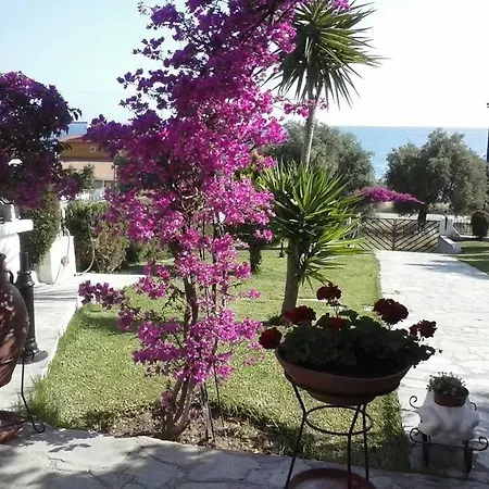 Ianos شقة