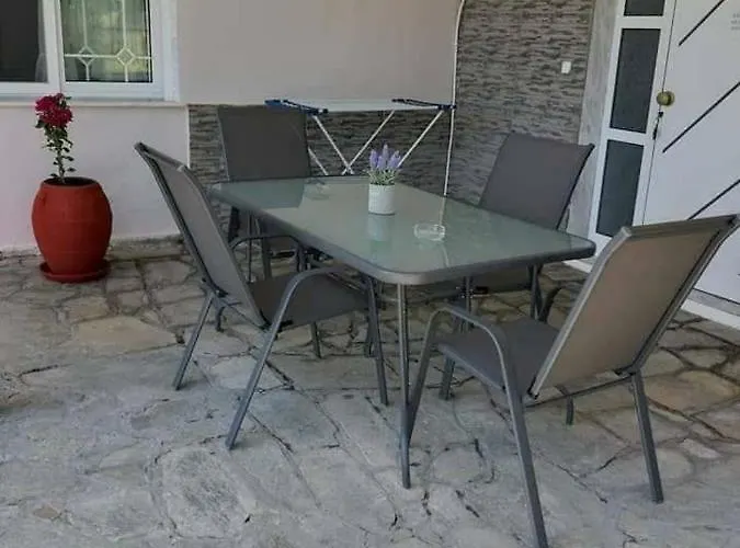 Ianos * ניאה סקיוני