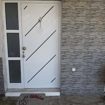 Ianos Apartment